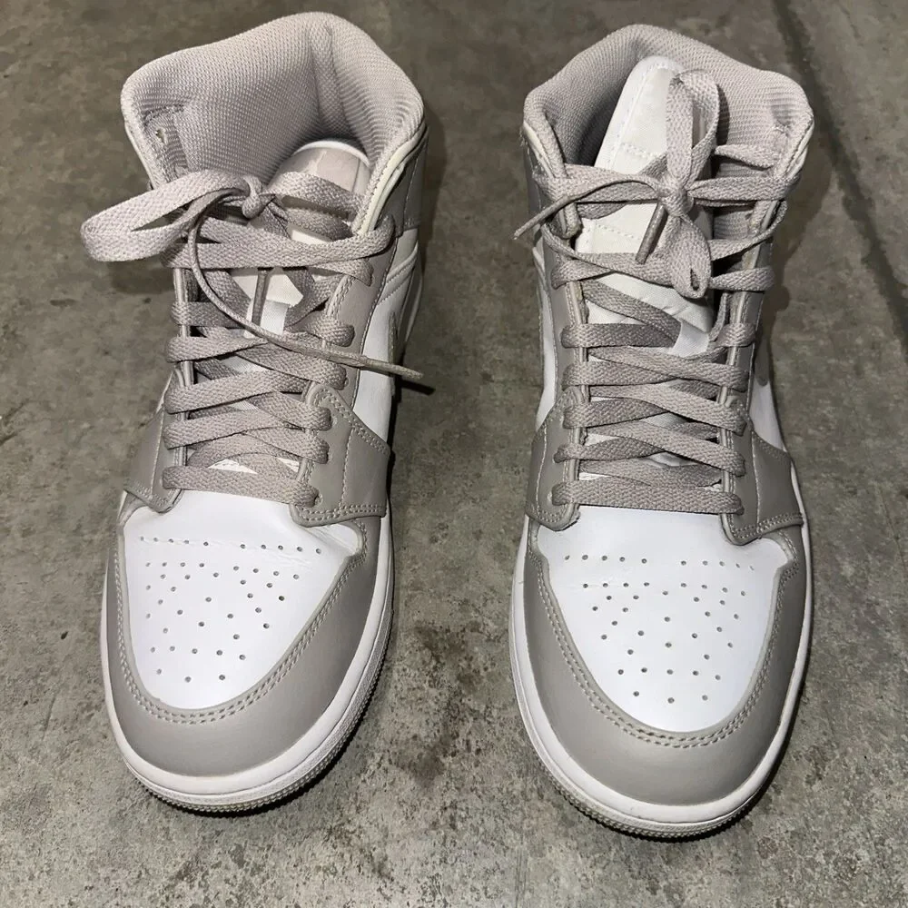 Men’s Air Jordan 1 Mid Neutral Grey/White Stealth size 9.5
